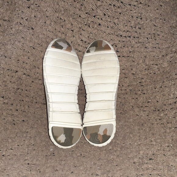 FLY LONDON-Ivory Perforated Leather/Gold Patent-Flats-Size 37-Excellent - Picture 7 of 7